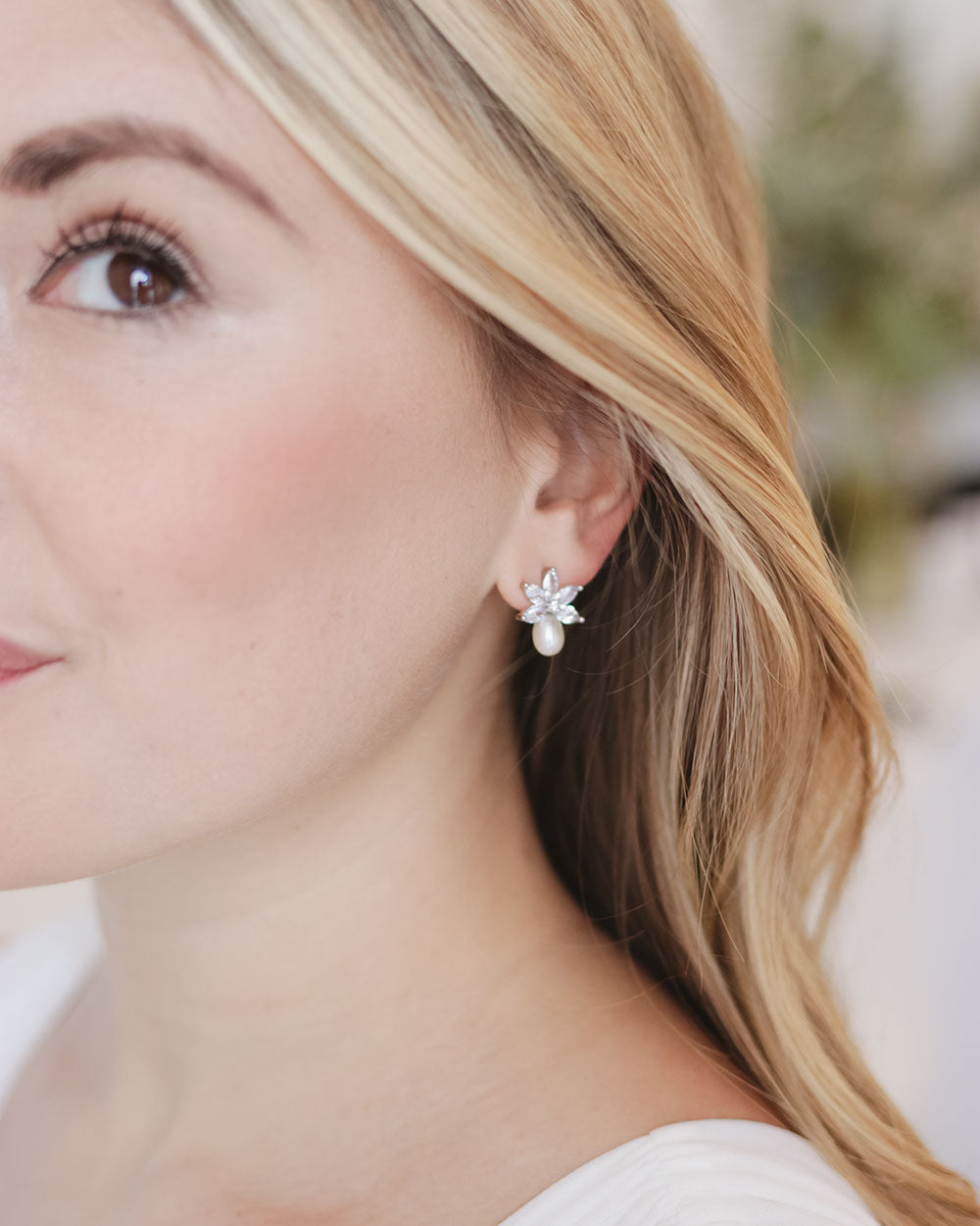 Naomi Freshwater Pearl Stud Earrings