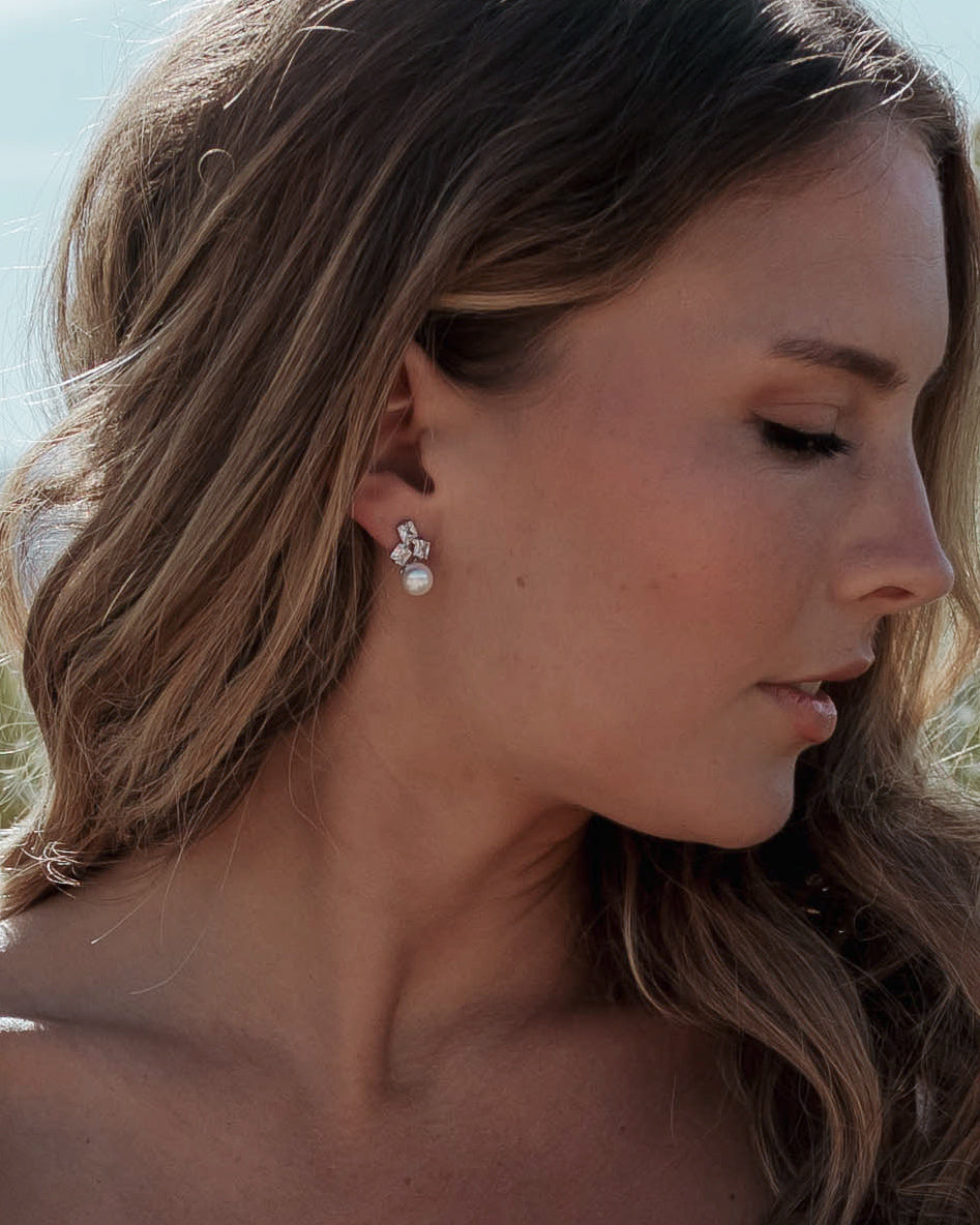 Janna Pearl Studs